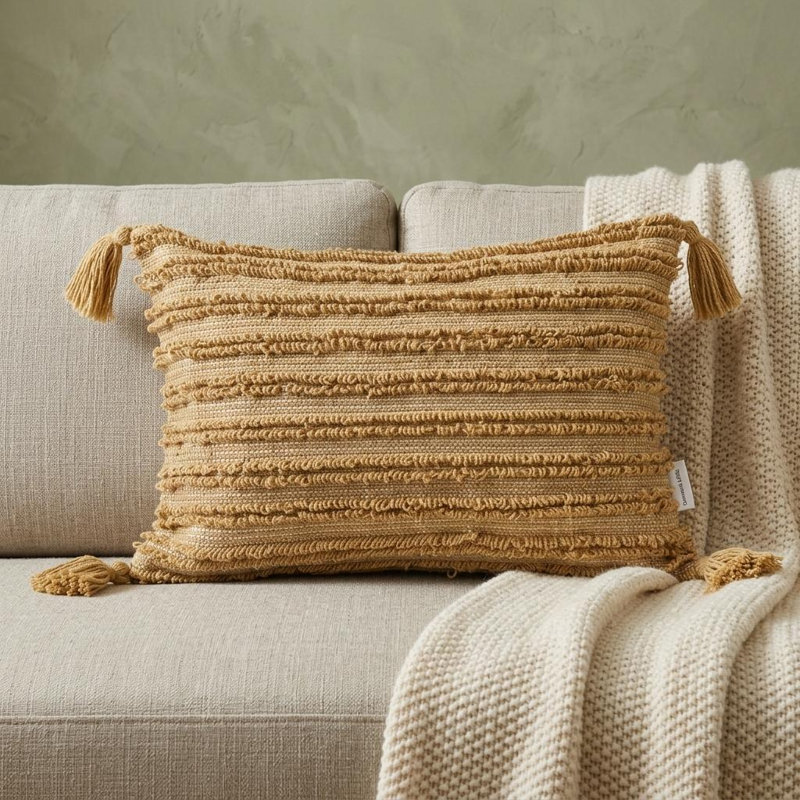 Coussin 14 "x 20" en coton rayé beige à pampilles