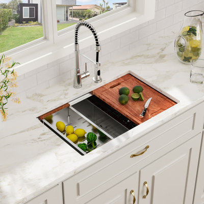 Évier de cuisine encastré en acier inoxydable à double cuve 60/40 30 po x 19 po avec passoire, planche à découper, crépine et égouttoir à vaisselle