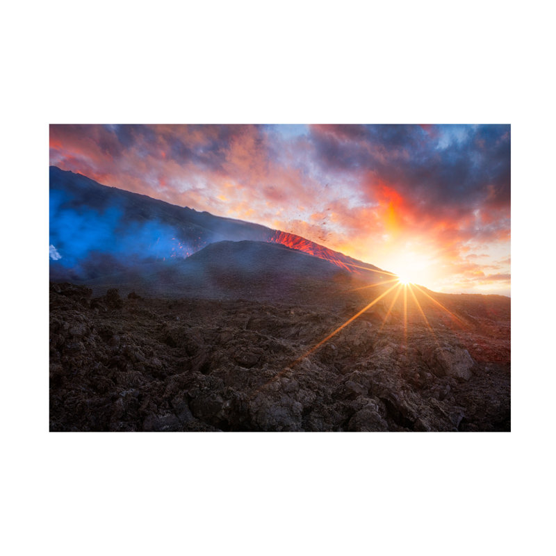 «Barathieu Gabriel Volcano Sunrise», art sur toile, H 22 po x l 32 po
