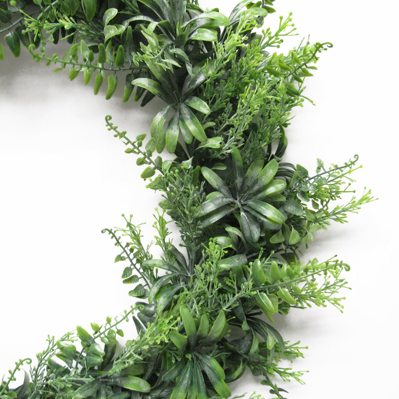 Couronne de fougères artificielles, H 14 po x l 14 po x P 3,75 po