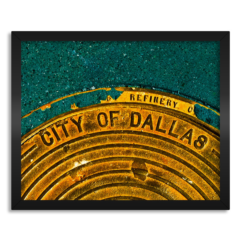 Dallas Manhole Cover, Dallas Texas - reproduction de photo sur toile, Toile encadrée noire, H 16 po x l 20 po x P 0,75 po