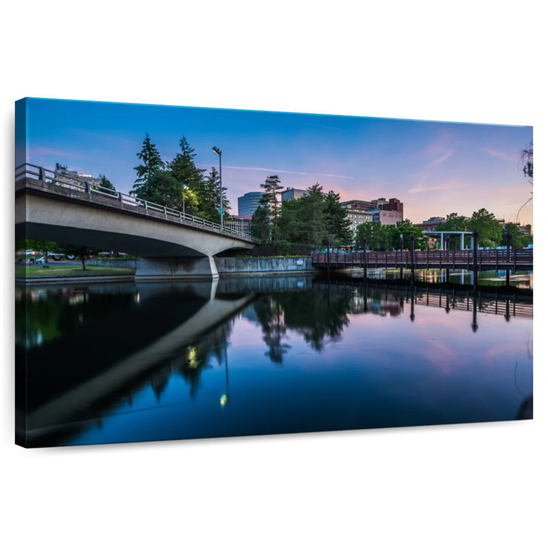 Rivière R camion Spokane au parc Riverfront, H 30 po x l 45 po