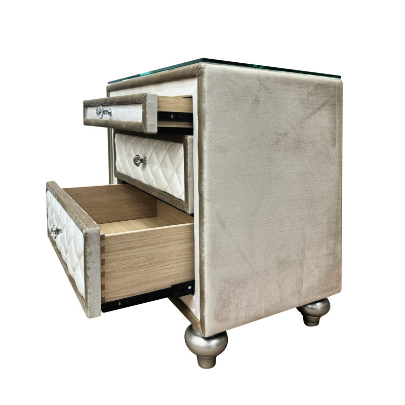 Table de chevet beige avec rangement extérieur en velours
