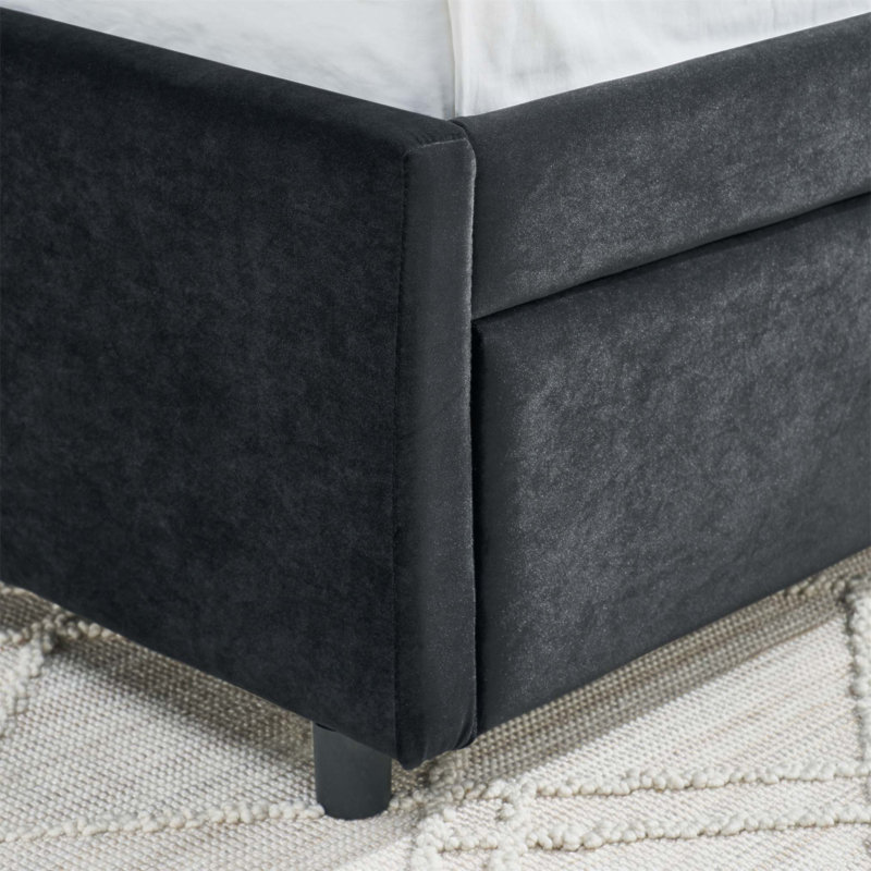 Élégant lit de jour rembourré en velours avec couchette, dossier et accoudoirs confortables, idéal pour les espaces de vie modernes