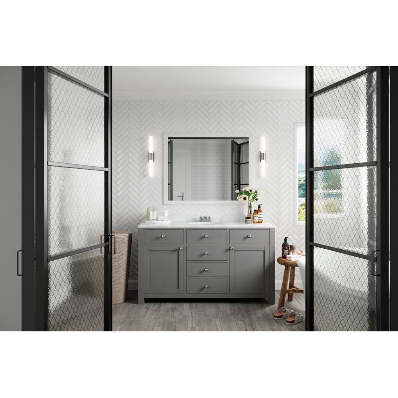 Centerset Bathroom Faucet with Drain Assembly