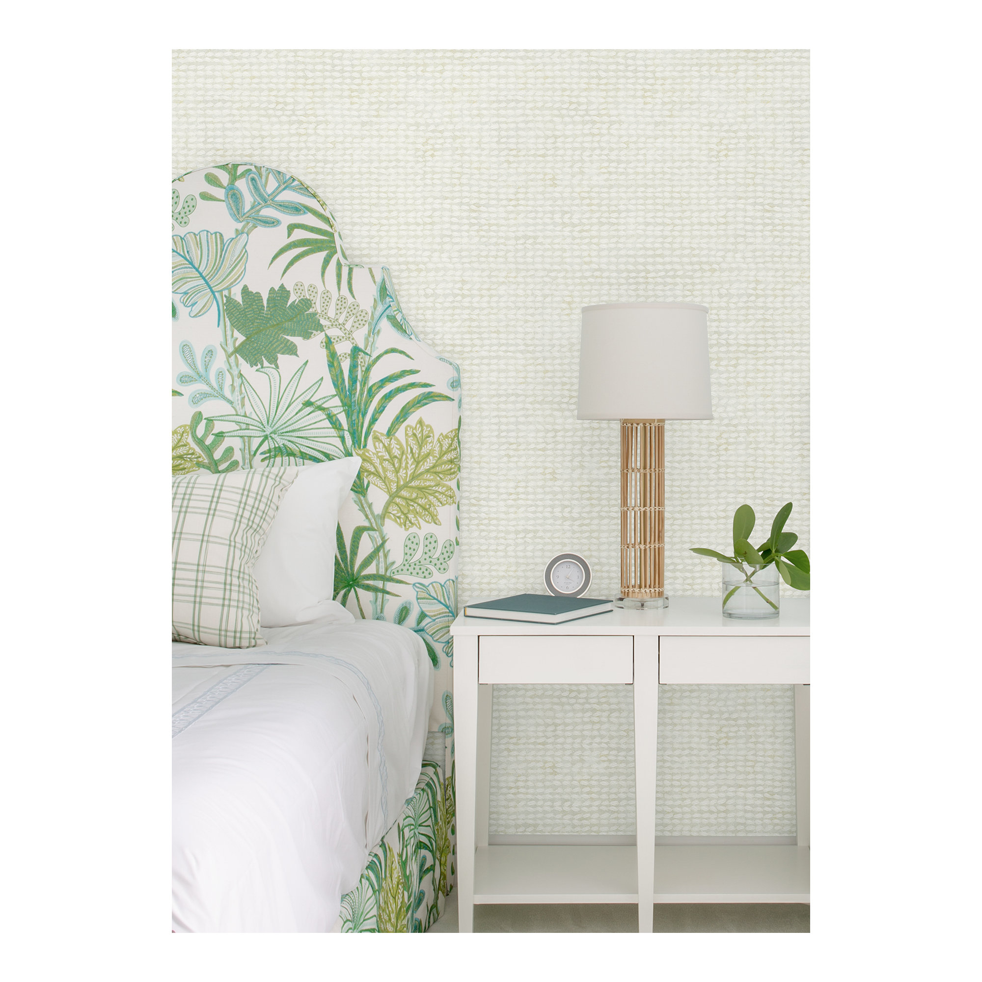 Dorinne Wallpaper, Cream