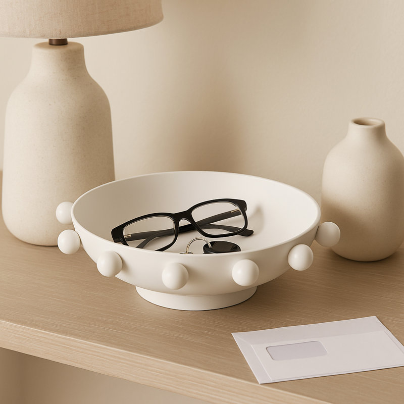 Bol décoratif rond en métal avec rebord perlé pour la décoration intérieure - Bol décoratif moderne pour centre de table, tablette ou salon - 11 po, blanc