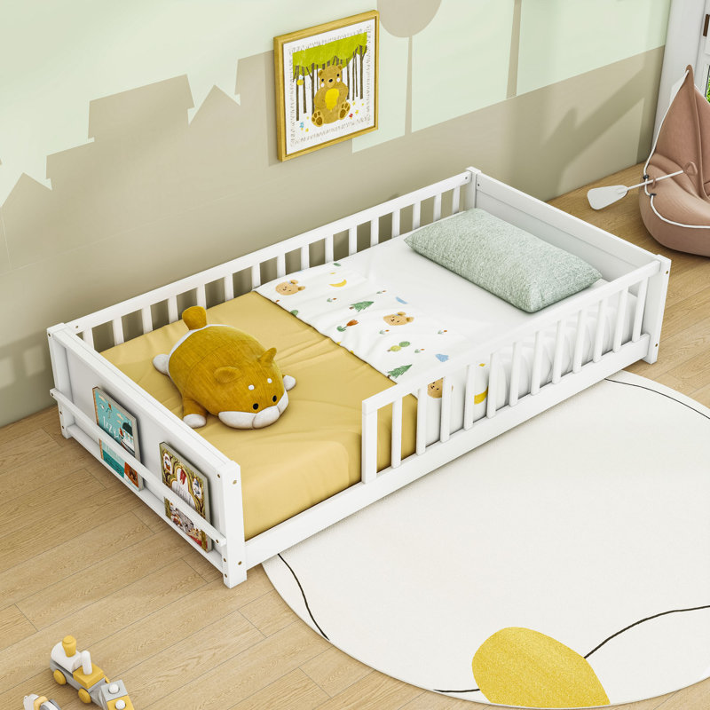 Lit plateforme simple en bois avec support pour livres et garde-corps intégrés, Blanc