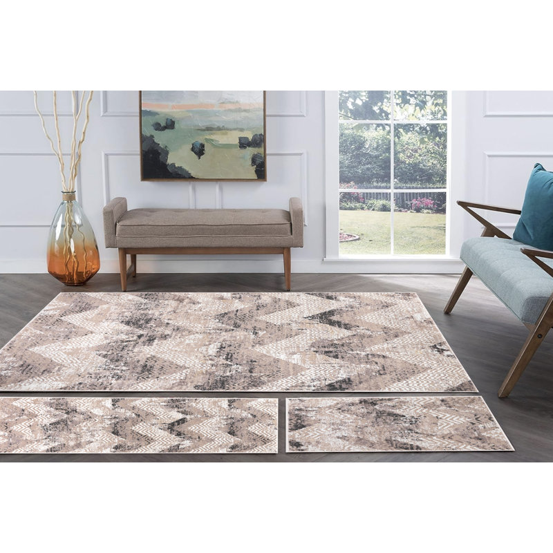Makhia Geometric Indoor Rug