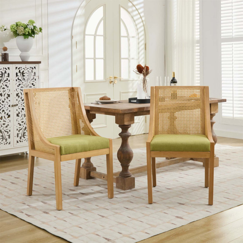 Chaises de salle à manger en rotin avec structure en bois massif, accoudoirs décoratifs et siège rembourré en lin pour un style et un confort rustiques