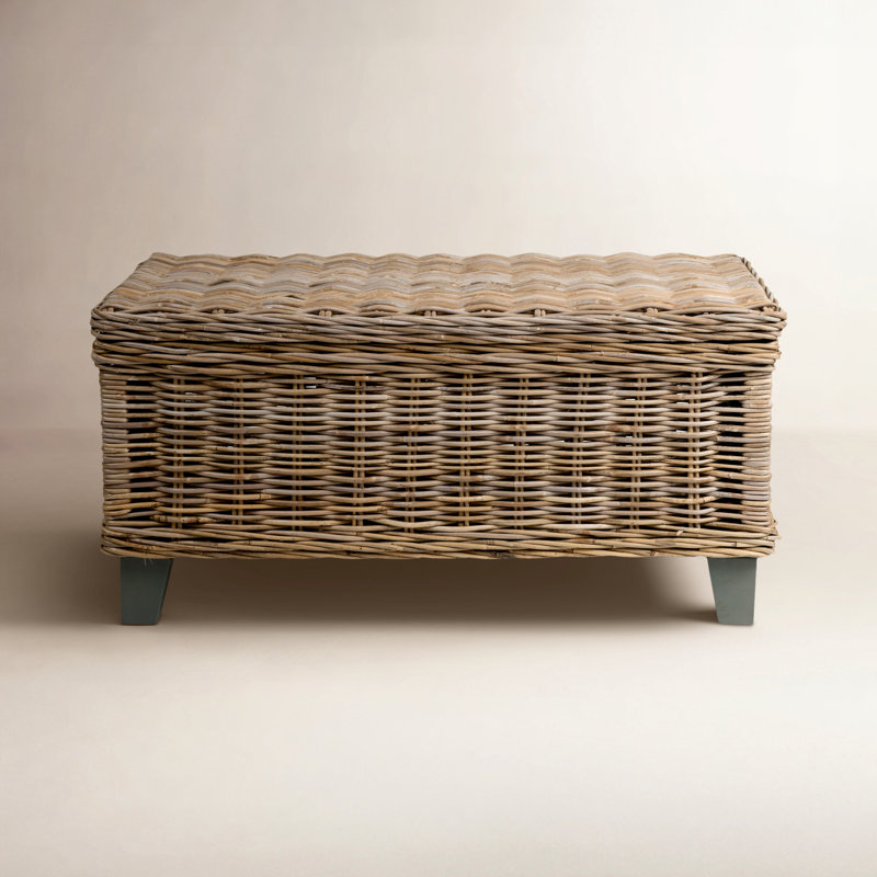 Table basse en osier et bois massif avec rangement