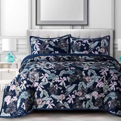 Pariza Velvet Floral Quilt