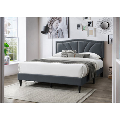 Lit double moderne de style rétro avec tissu en toile de jute, garniture cloutée et base plateforme robuste
