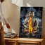 Toile, une scène sereine mettant en vedette une figure centrale de Bouddha assise dans un art mural, une méditation ornée de robes dorées complexes-256248223