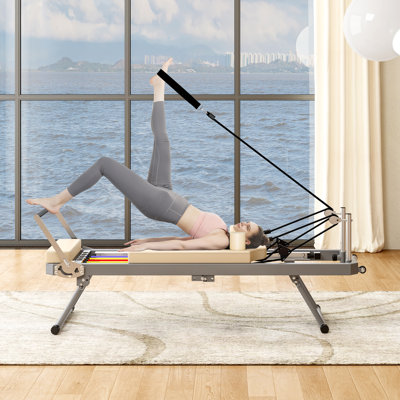 Machine Pilates Reformer pour l'entraînement à domicile, équipement de Pilates pliable avec ressorts en alliage haute résistance pour débutants, jusqu'à 330 lb, beige