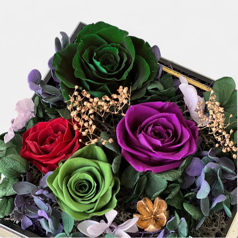 Mini arrangement floral de roses de jardin