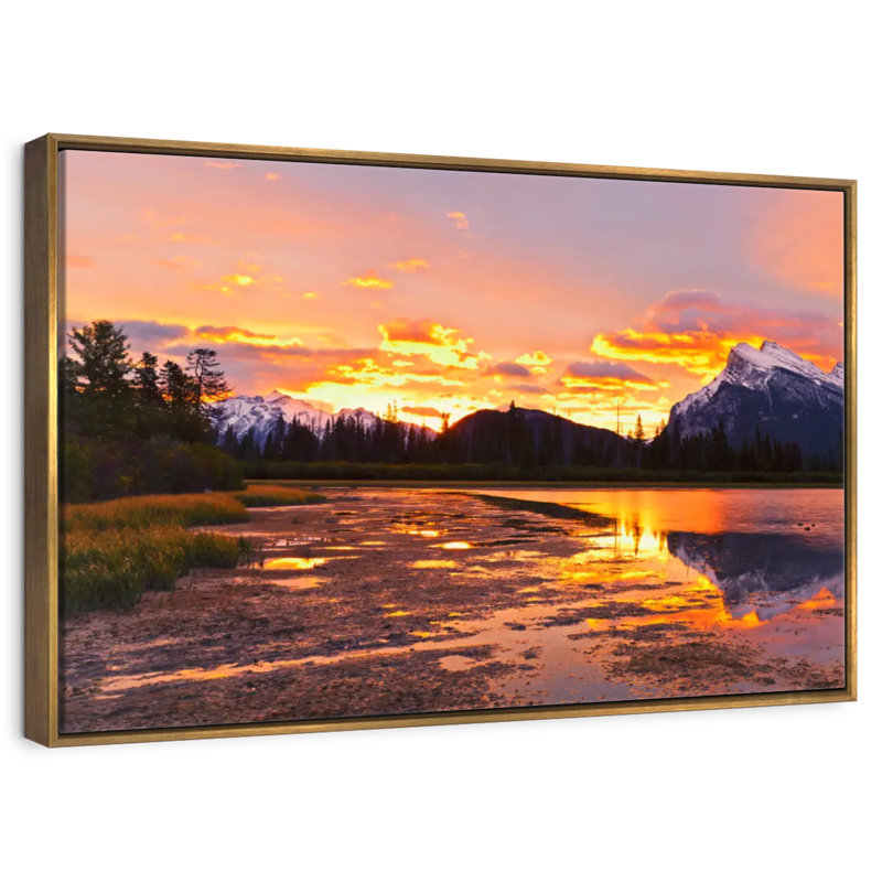 Coucher de soleil au lac Vermilion, Cadre flottant doré, 37 po x 25 po