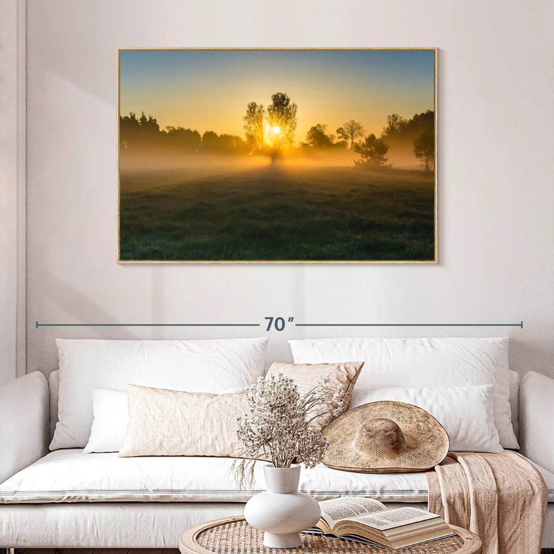 Misty Meadow au lever du soleil, Cadre flottant en bois naturel, 46 po x 31 po