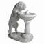 Fontaine sculpturale pour éteindre un grand chien assoiffé
