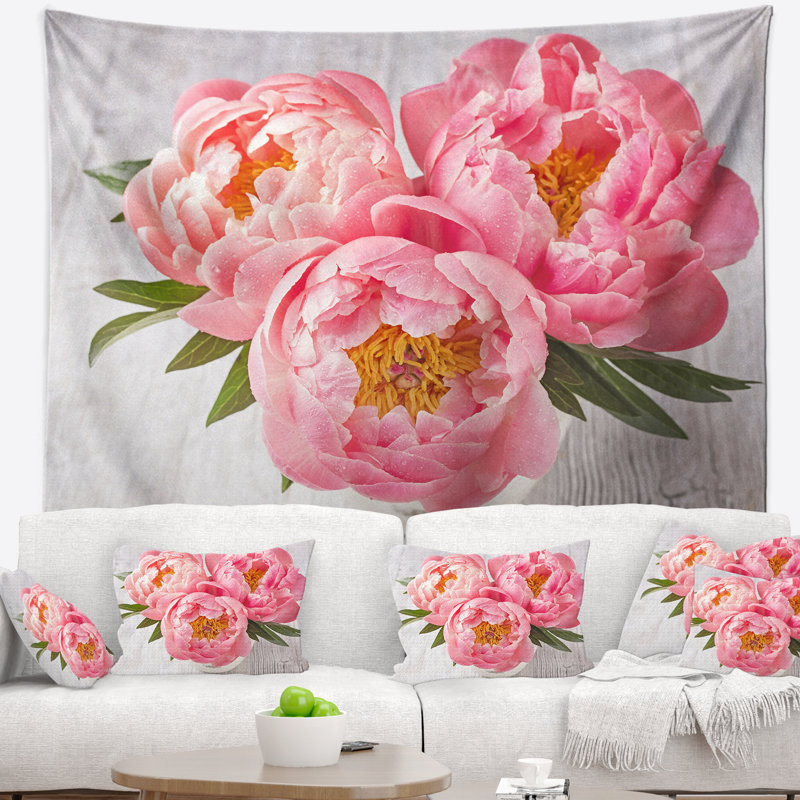 Tapisserie de pivoines sur fond blanc, H 32 po x l 39 po