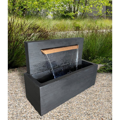 TruCast Palisades Fountain with Light