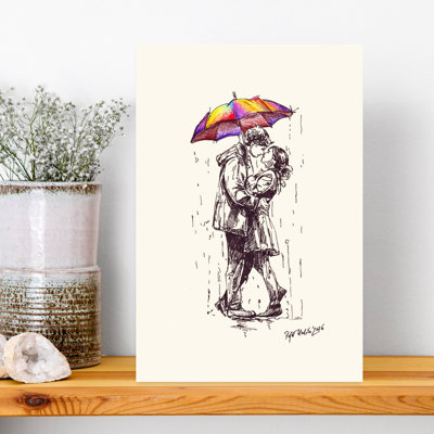 Couple romantique partageant un baiser passionné sous un parapluie coloré sous la pluie battante