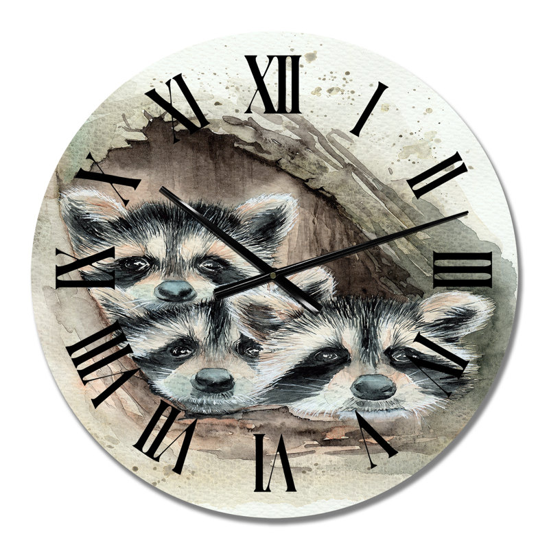 Trois mignons ratons laveurs moelleux regardant un arbre - horloge murale traditionnelle, Petit
