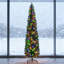 Arbre de Noël artificiel, parfait pour les petits espaces et facile à assembler, avec des branches réalistes et un design pré-éclairé.