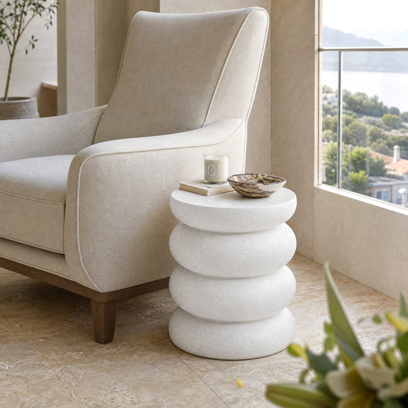 Table d'appoint moderne MGO de 40 cm (15,8 po) avec un design en couches de galets empilés