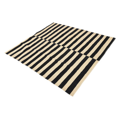 Tapis carré noir et blanc Osbourne