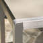 Table de bar d'extérieur grise avec structure en aluminium et plateau en verre