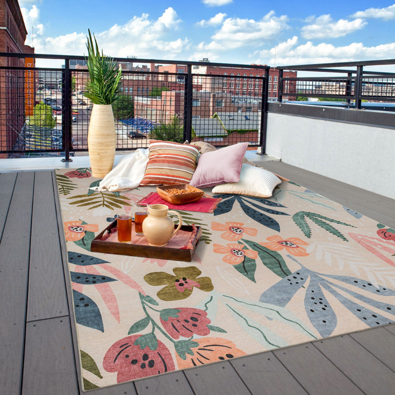 Ivory Floral Non-Slip Outdoor Synthetic Rug 6' x 9'