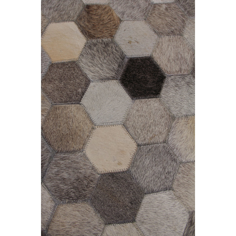 Natural Hide Cowhide Geometric Area Rug in Gray/Beige/Brown, Rectangle 5' x 8'