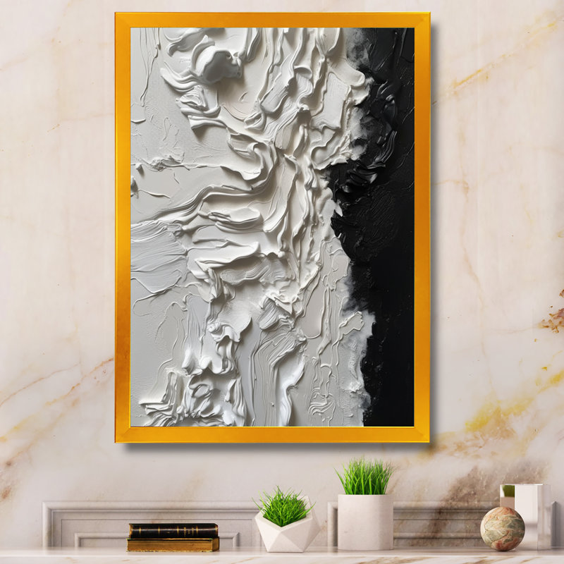 «White and Black Tranquility Unleashed I», art mural encadré en marbre abstrait, Encadrement doré, H 32 po x l 24 po x P 1 po