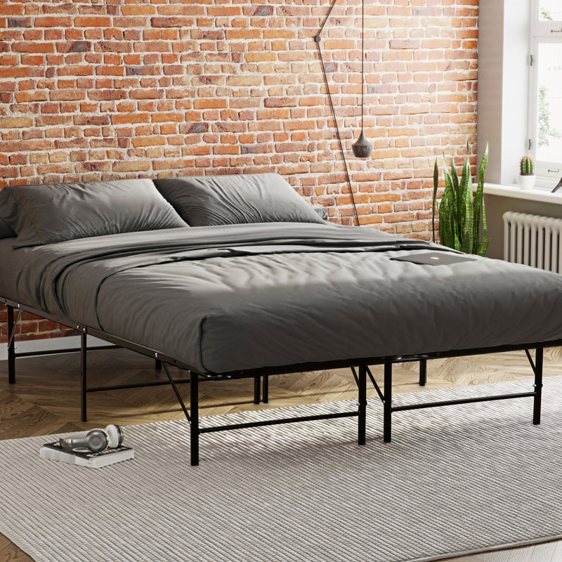 Le grand lit en métal avec base de matelas et l'écurie éliminent le besoin de sommier, de rangement dans la chambre à coucher, de structure de lit de taille noire avec base, de construction robuste, d'outil d'organisation, d'accessoire de style moderne, sans sommier