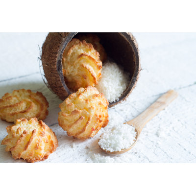 " Coconut Cookies Macarons " by Udra
