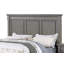 Très grand lit avec tiroir de lit gris, tête de lit à panneau haut, 1 cadre de lit, grain de bois, style transitionnel-1118347352