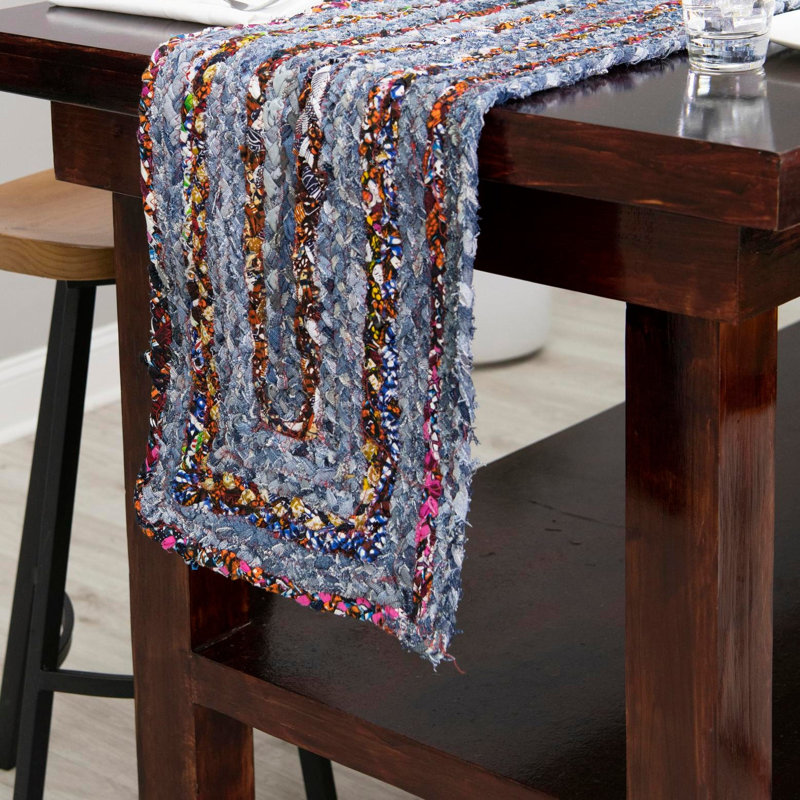 Tapis bleu tressé à la main Tullie, Chemin de table 1 pi 2 po x 6 pi 1 po