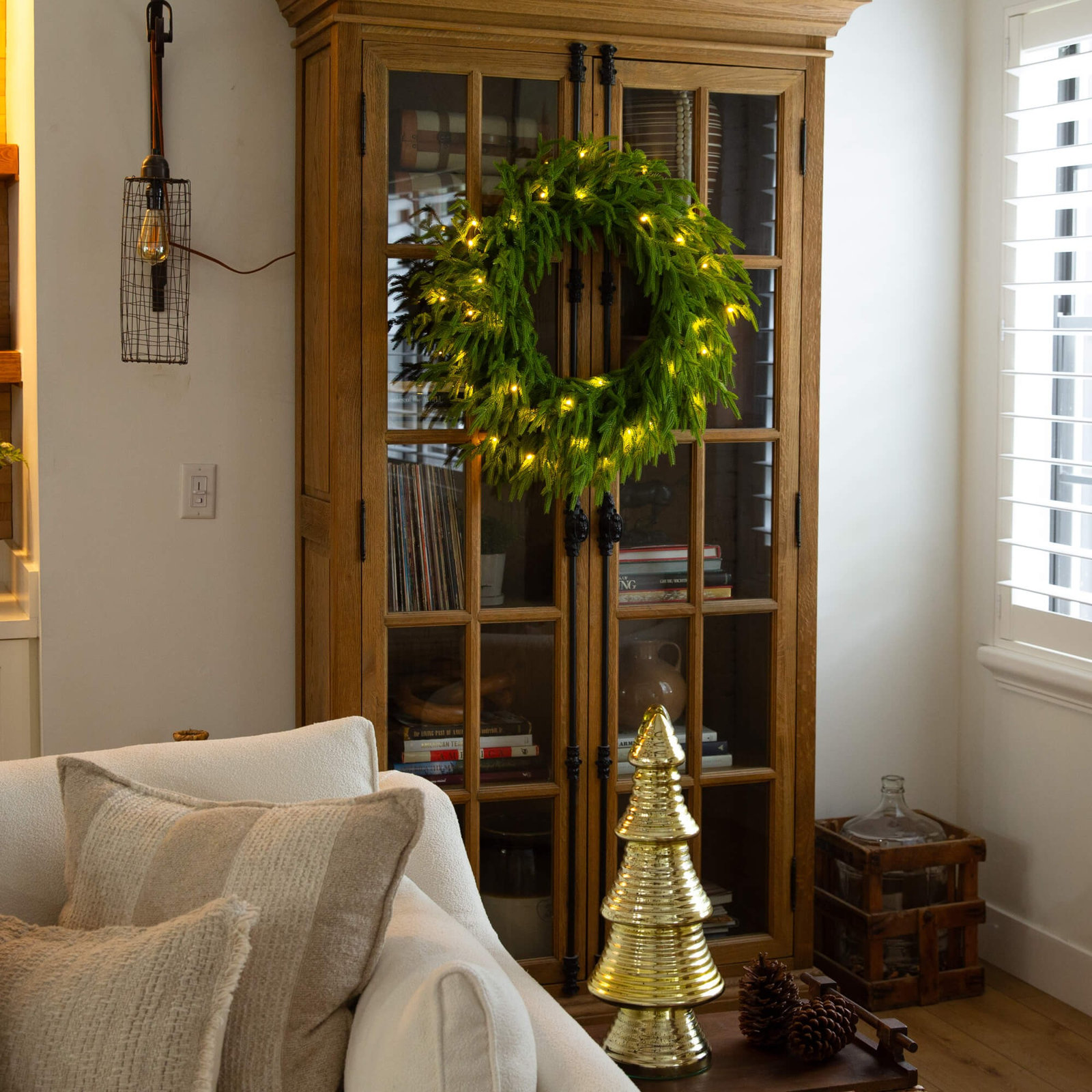 20In. Pre-Lit Artificial Real Touch Norfolk Island Pine Wreath With 35 Warm White LED Lights And Natural Look, Green