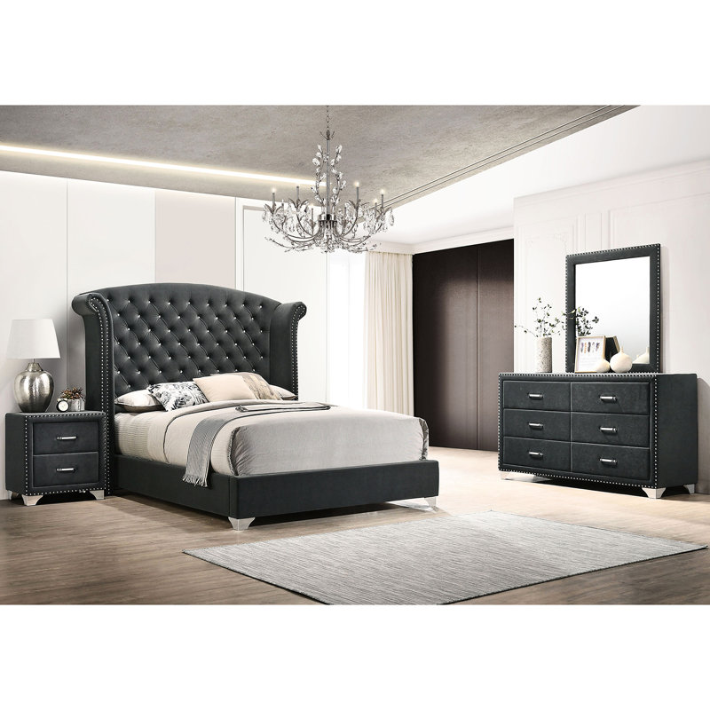 Chambre à coucher quatre pièces pour très grand lit, en velours gris avec une tête de lit à boutons et une commode à six tiroirs avec garniture cloutée et lit à 4 places, option de rangement à oreilles bien organisée