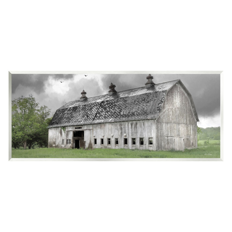 «Farmland Barn Overhead Clouds» par Lori Deiter - photographie, H 7 po x l 17 po x P 0,5 po, Bois