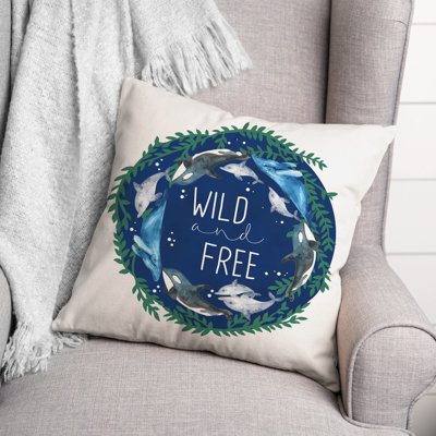  Coussin Wild and Free Whales