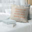 Housse de coussin en lin à l’écriture "no shortcuts"-898697457-898697465