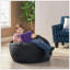 Fauteuil à billes noir pour une assise confortable dans la chambre à coucher du salon
