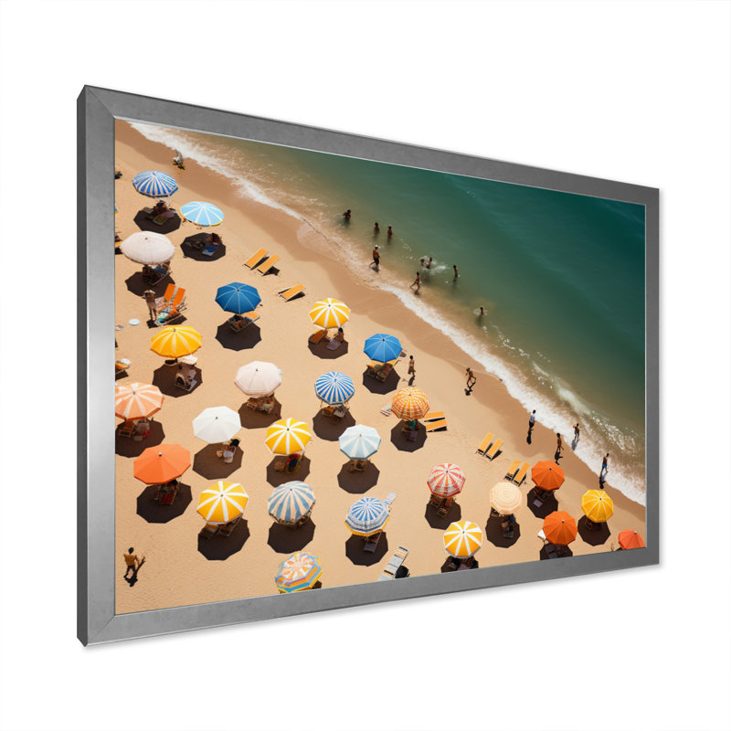 Vue aérienne du parasol de plage II - impression, H 16 po x l 32 po x P 1 po, Cadre simple argenté