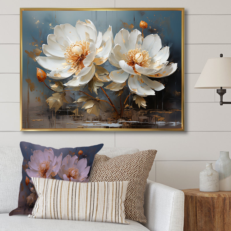 «Lotus Blossoms Bathed in Moonlight I», reproduction sur toile, H 34 po x l 44 po x P 1,5 po, Cadre flottant doré