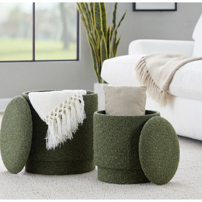 Tissu foncé avec un style contemporain, couvercles amovibles pour le rangement, rembourrage en mousse confortable, deux repose-pieds inclus, limite de poids de 250 lb, aucun assemblage requis, utilisation à l'intérieur seulement, profondeur de produit de 14,67 po,