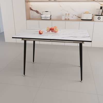 Table extensible de 47 po à 63 po, marbre blanc, industrielle moderne pour la cuisine et la salle à manger, avec pieds en métal noir