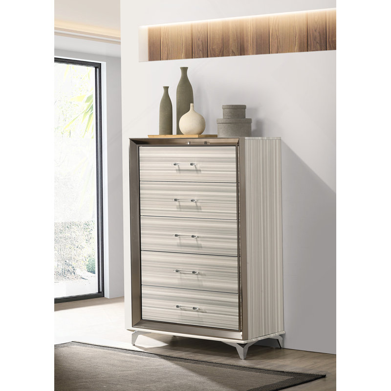 Commode verticale en bois manufacturé avec 5 tiroirs