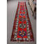 Chemin de table turc rétro fait à la main avec un motif traditionnel Herki en laine rouge éclatante pour un décor de couloir luxueux et un rehaussement de style bohème antique